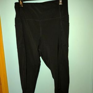 Avia Cropped Black Sports Leggings